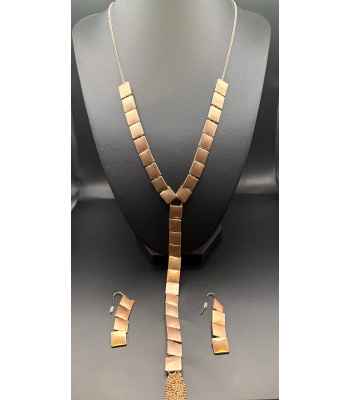 Gold square necklace with earrings
